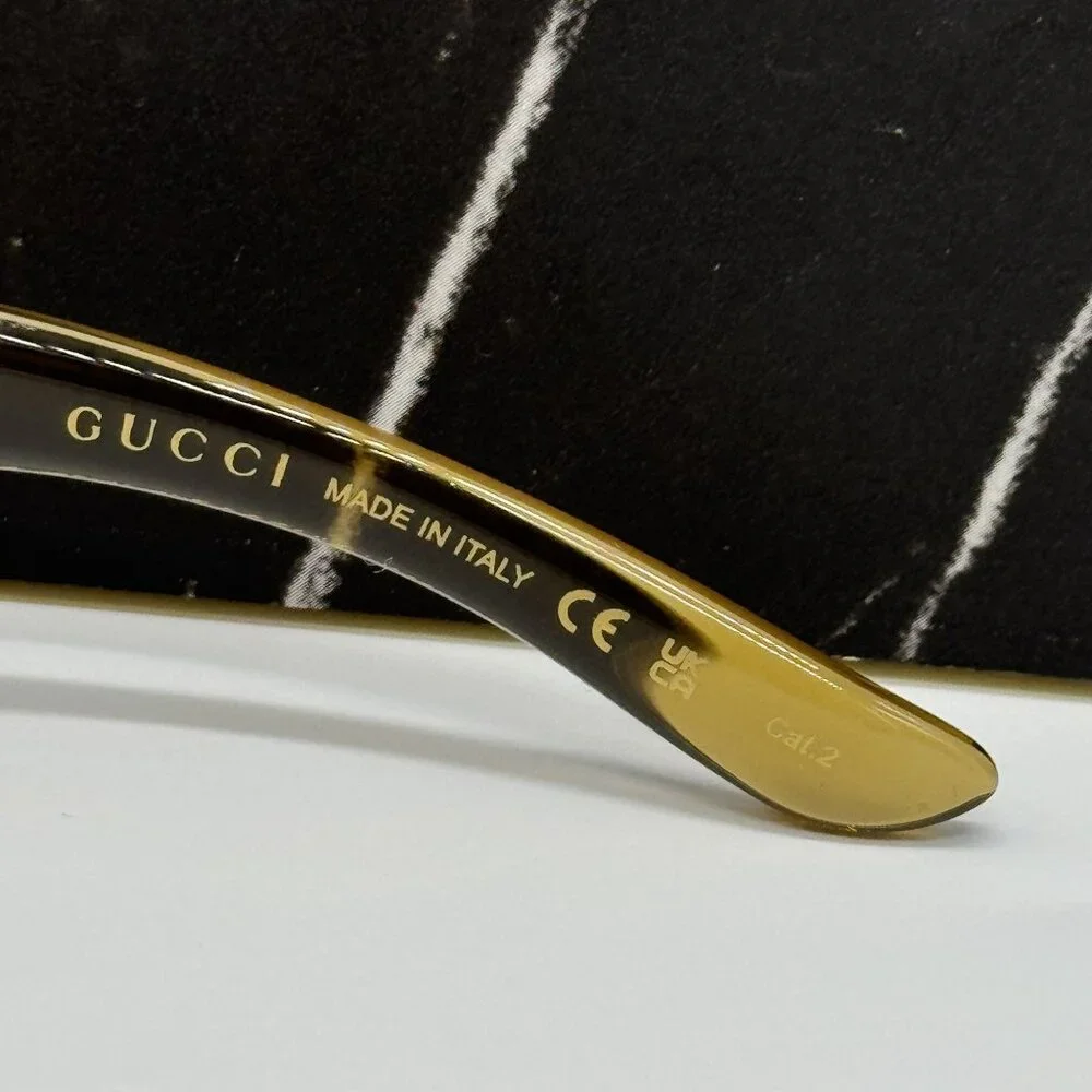 Gucci cloth model