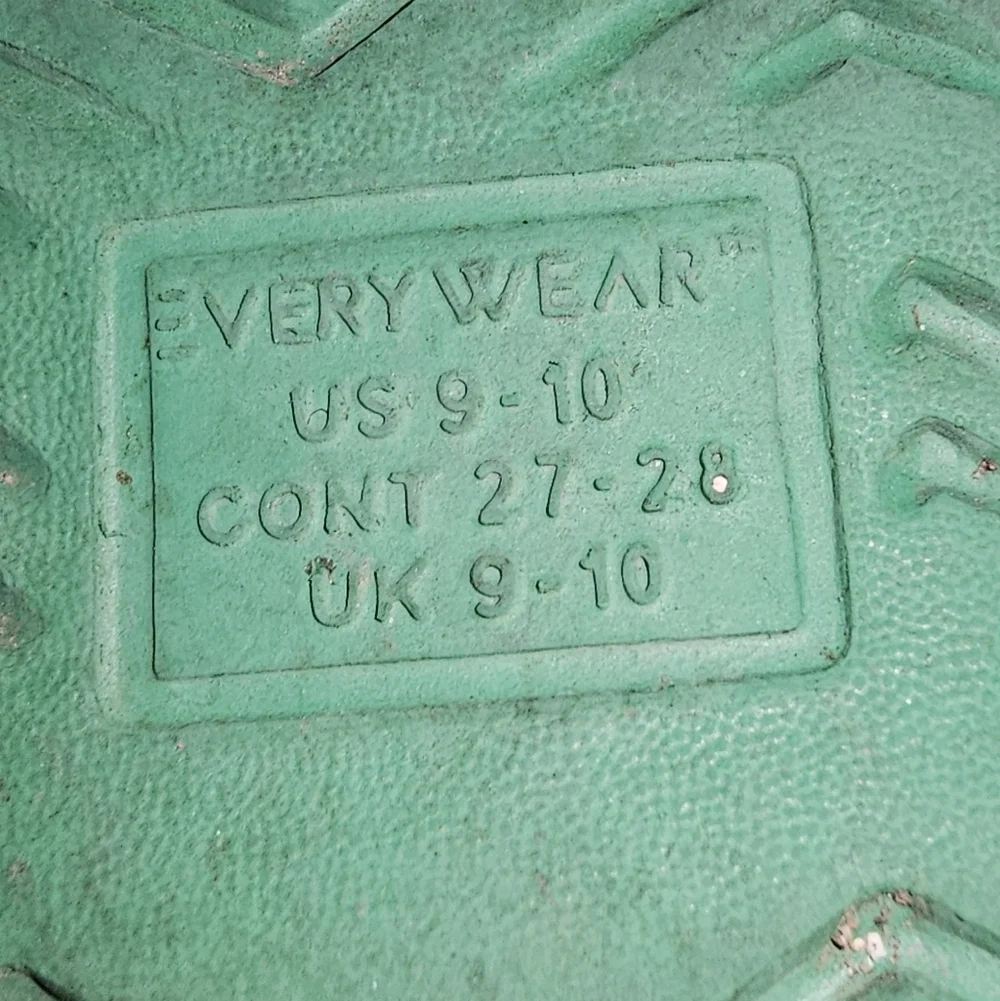 totes stylish green