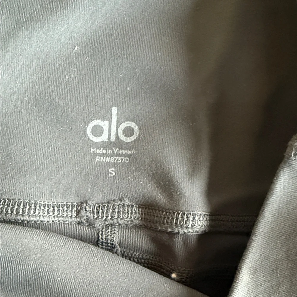 ALO Yoga charcoal leggings