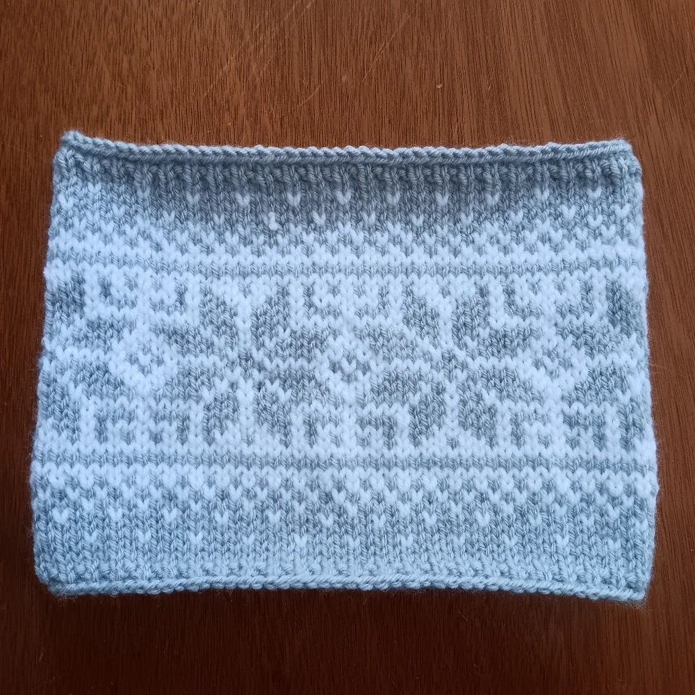 Hand Crafted Handknit Unisex Lt. Gray & White Scandinavian Motif Cowl Scarf