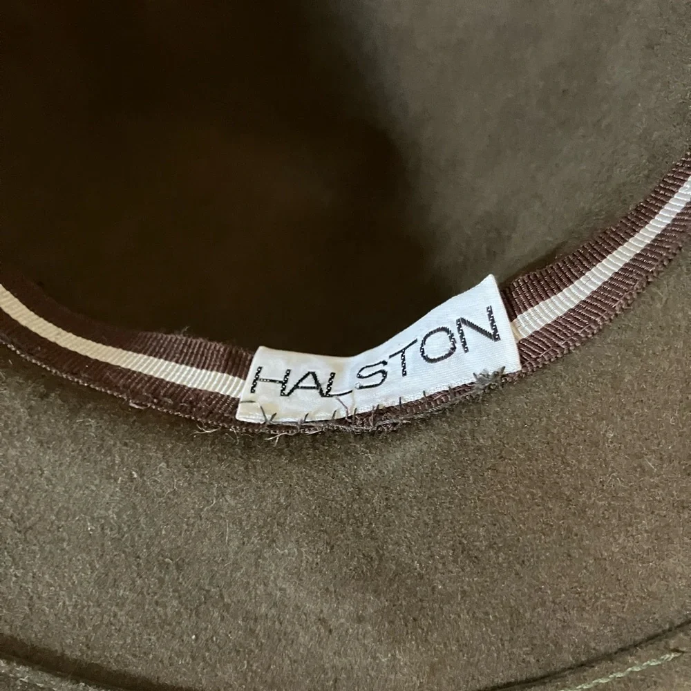 Halston Heritage chic dark