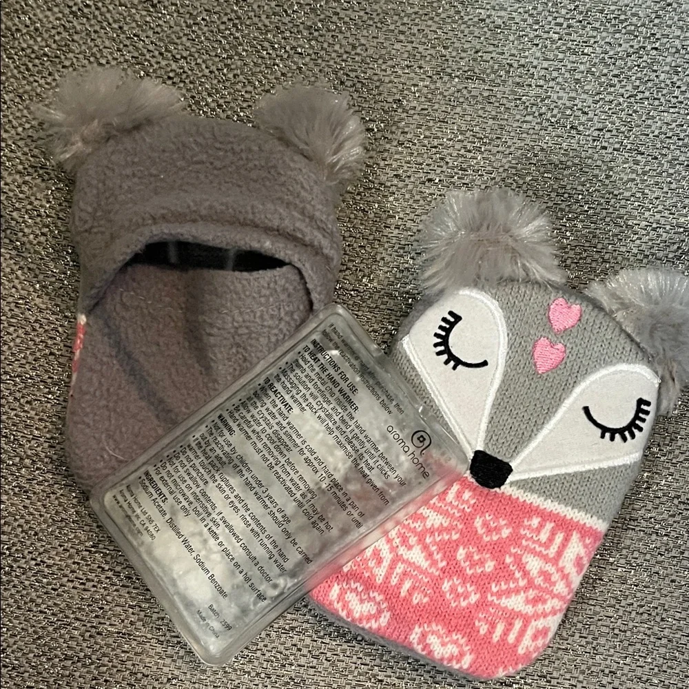 Carters charming mittens