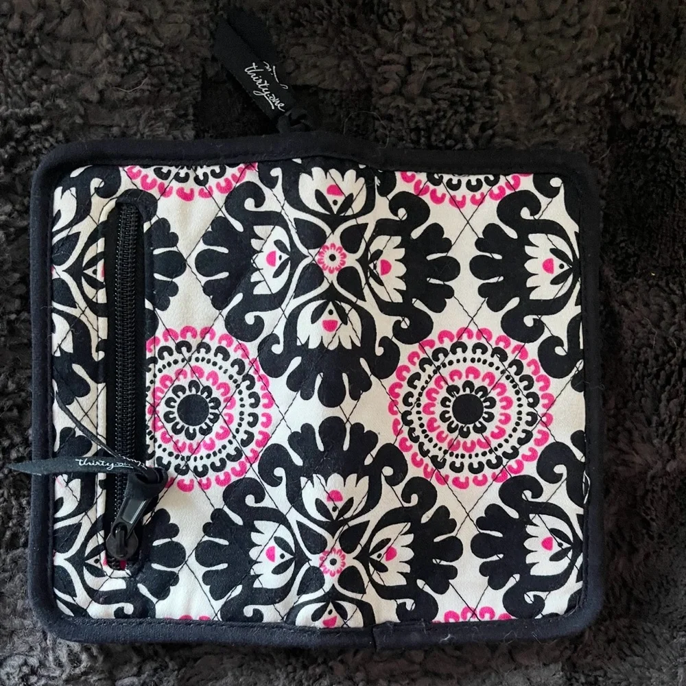 Thirty-One All About the Benjamins Wallet phone case paisley pattern