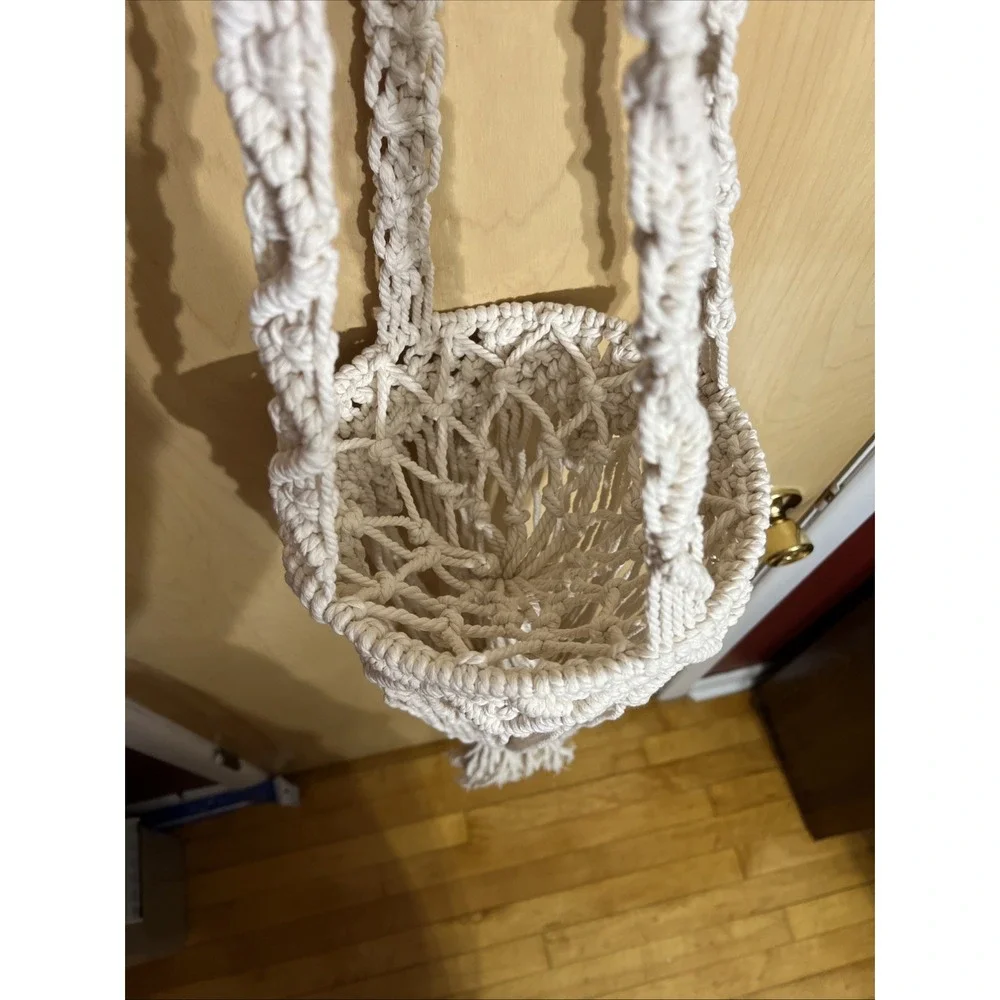 macrame plant hanger