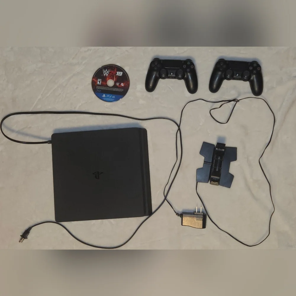 PlayStation 4 Slim 500GB Bundle