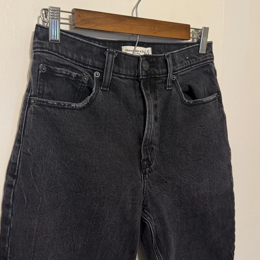 Abercrombie & Fitch The Mom High Rise Black Wash Jeans 4 Short