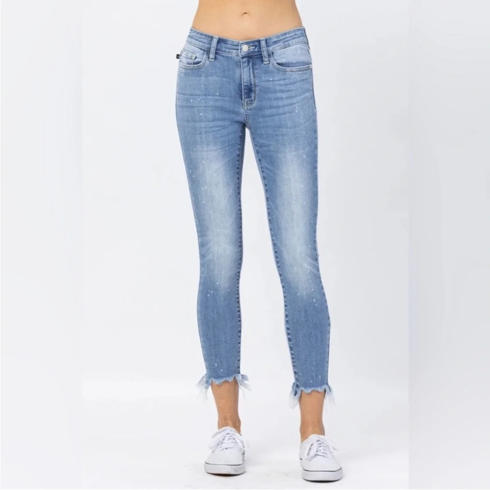 NWT Judy Blue Bleach Splash Mid Rise Shark Bite Skinny Jeans