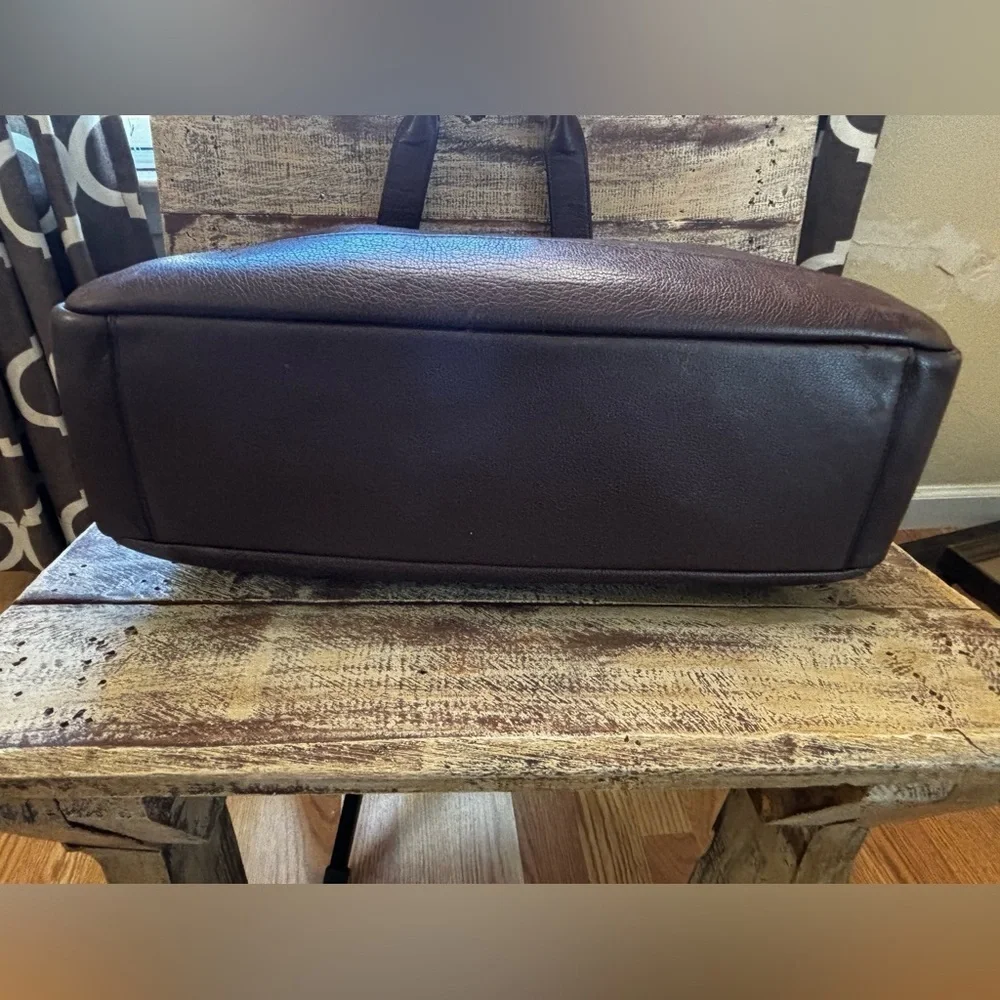 Coach Leather Hamilton Commuter *Please check all photos before purchase