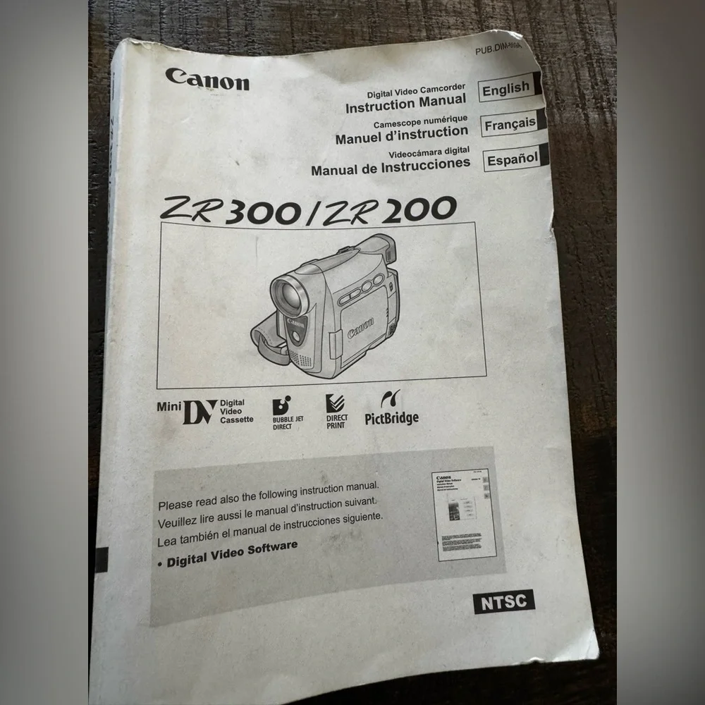 CANNON zr200 camcorder