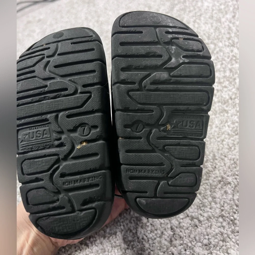N/A lightweight sandals