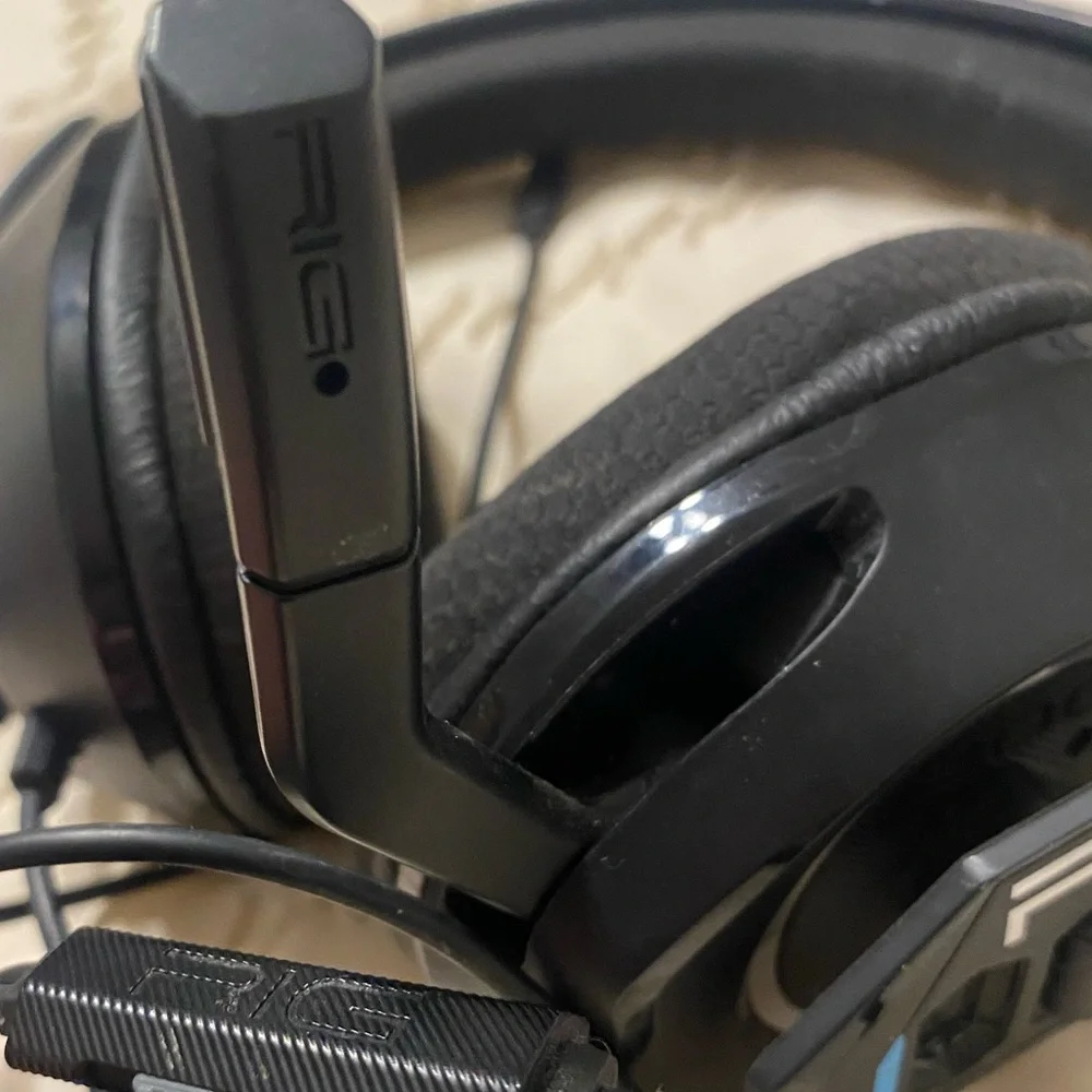 Nacon RIG 300hn Sleek Black & Blue Wired Gaming Headset