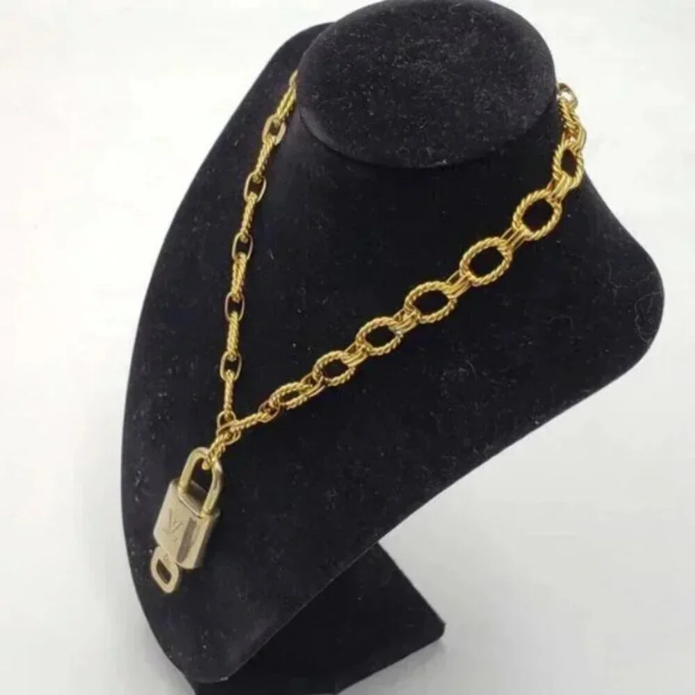 Authentic Louis Vuitton Lock & Key with Gold Plated Gold Chain Necklace 013126