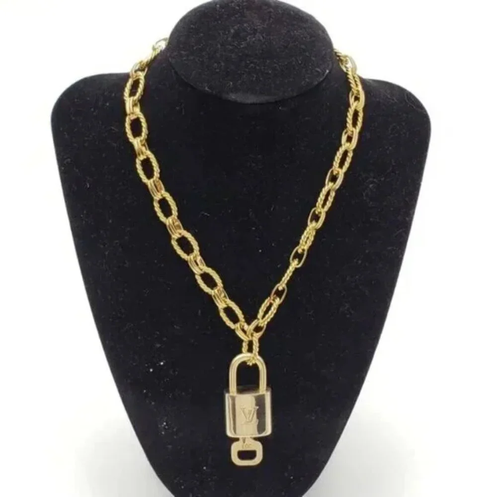Authentic Louis Vuitton Lock & Key with Gold Plated Gold Chain Necklace 013126