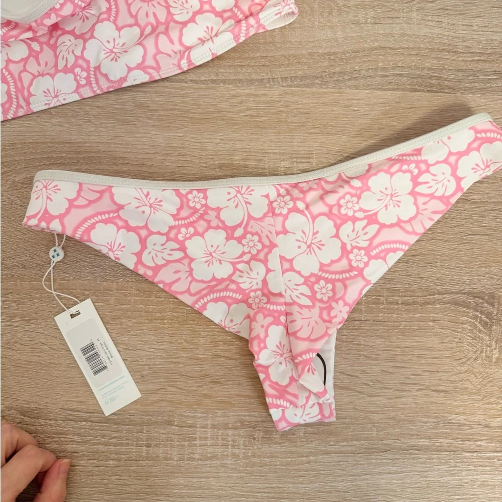 Frankies Bikinis questions leave