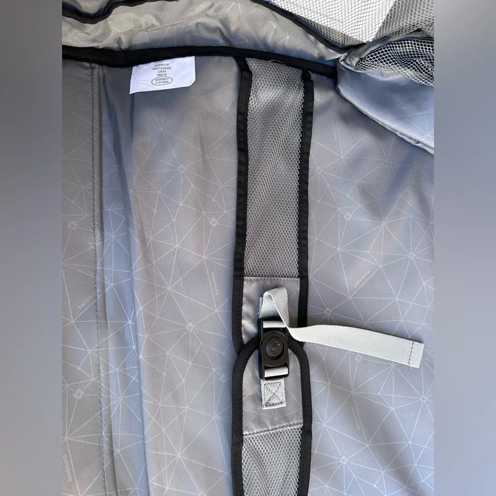 Samsonite sleek lightweight