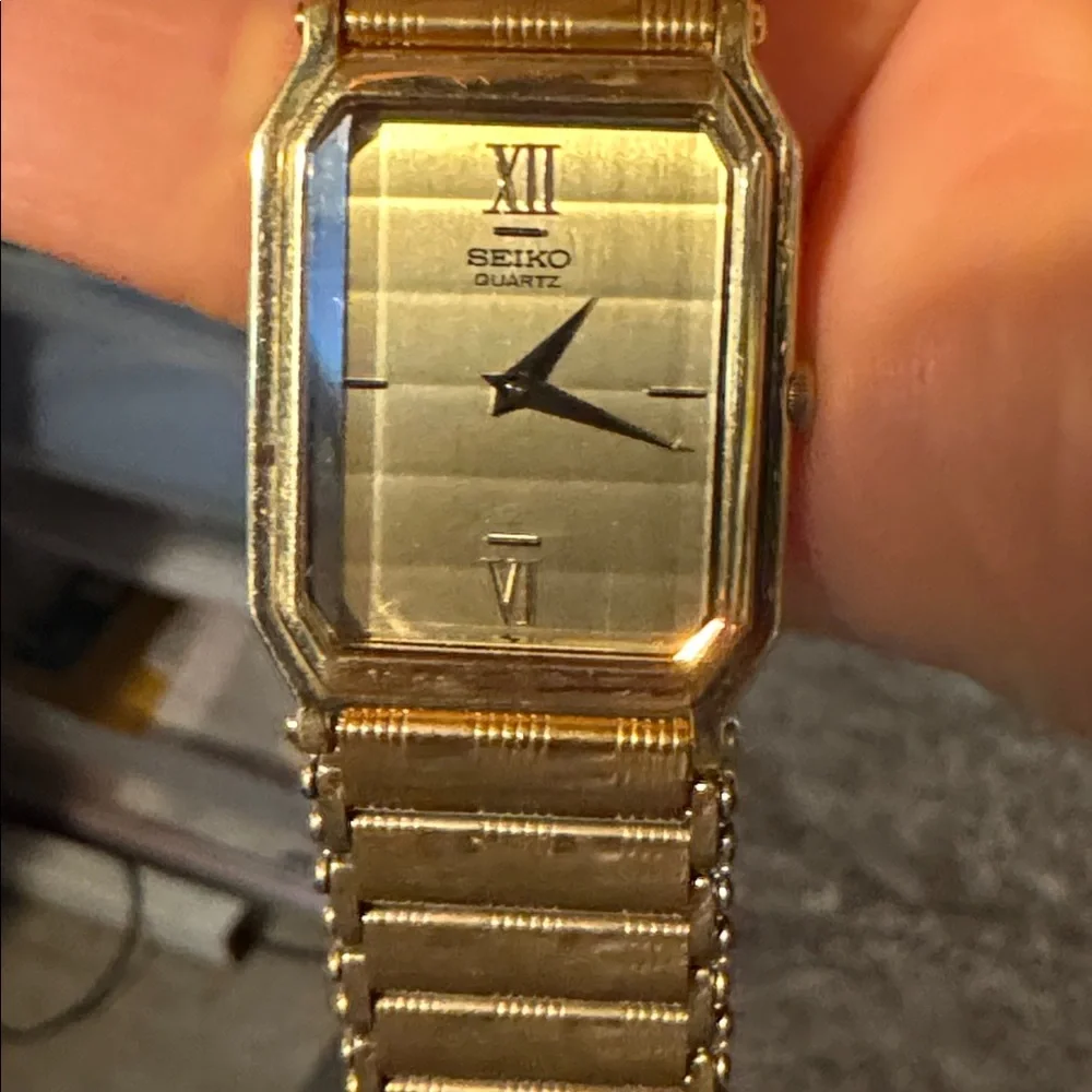 Seiko elegant gold