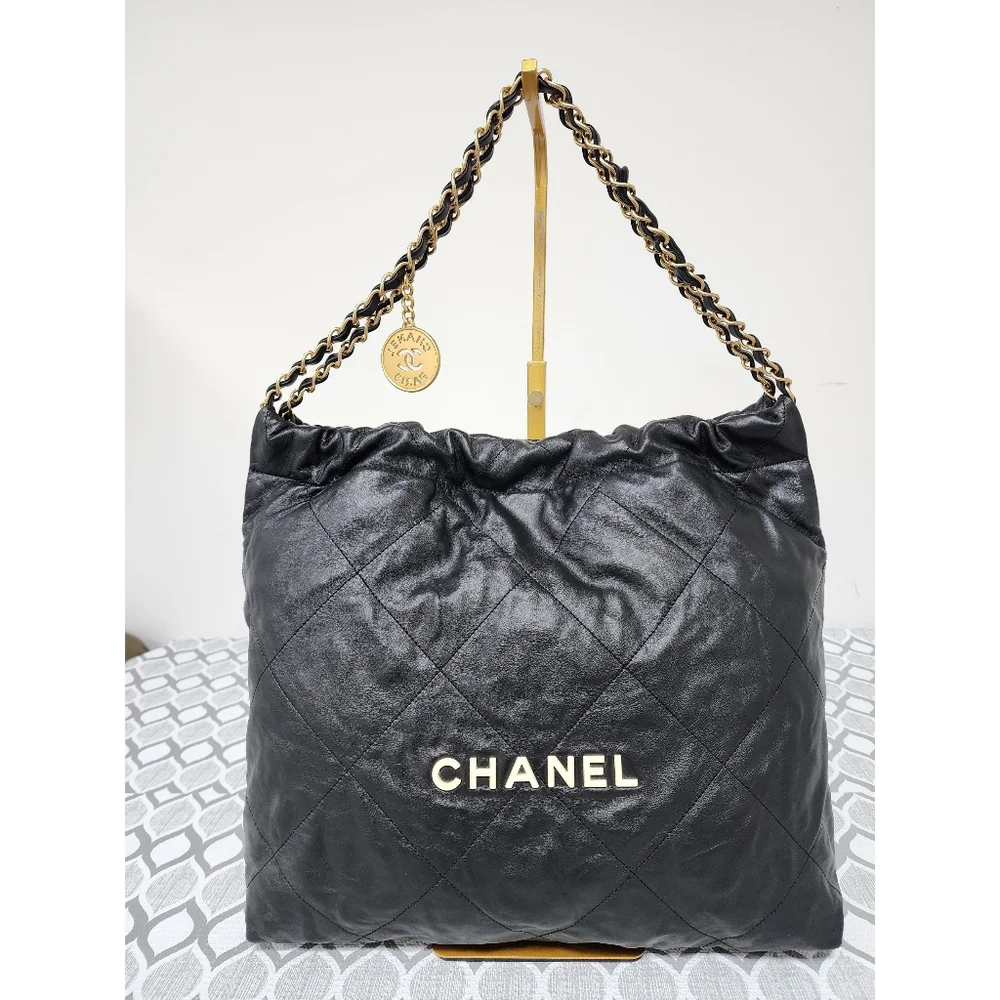CHANEL Quilted Shiny Calfskin Leather 22 Hobo Bag Black