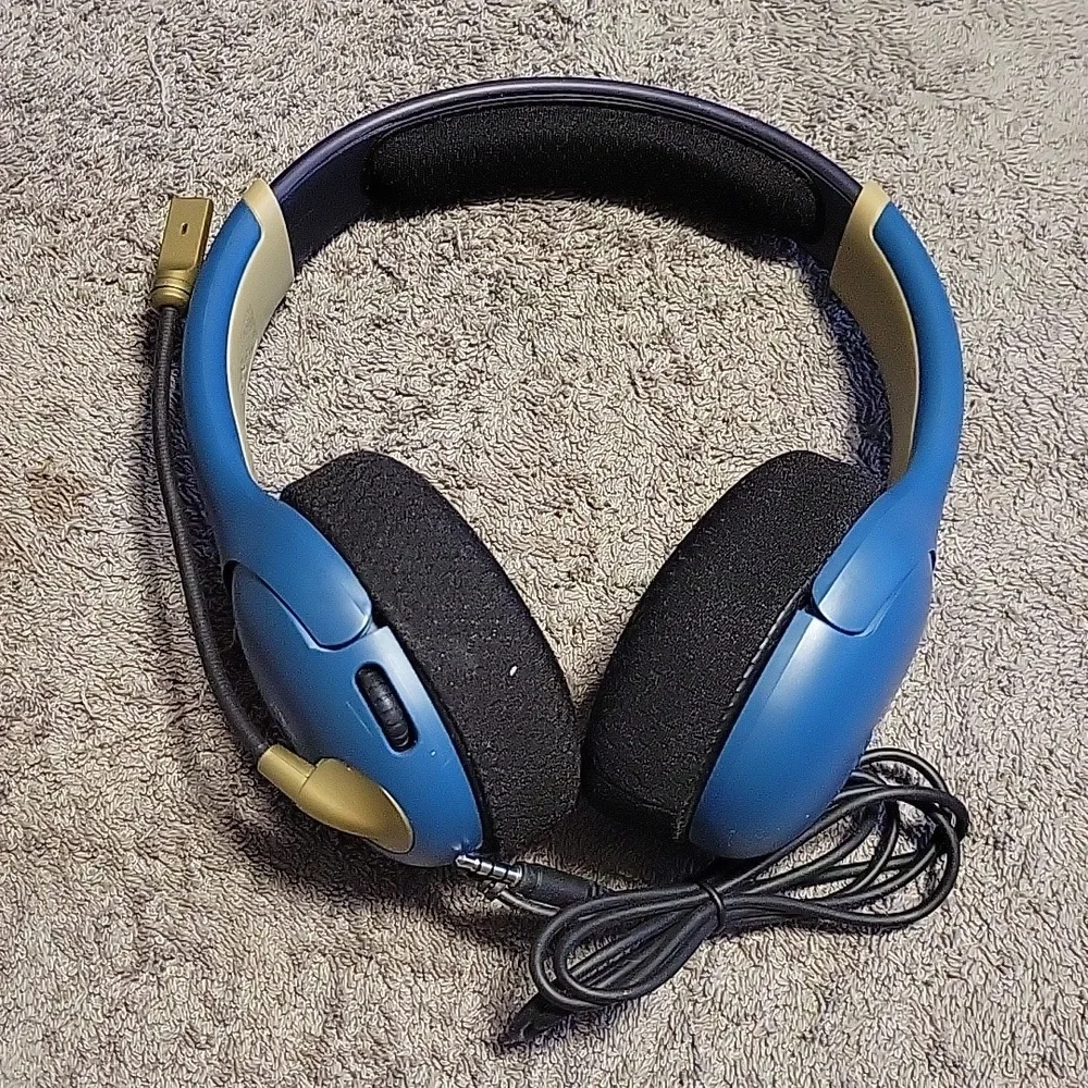 Nintendo blue tan