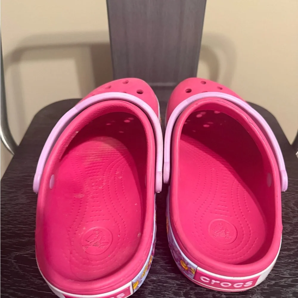 CROCS vibrant pink