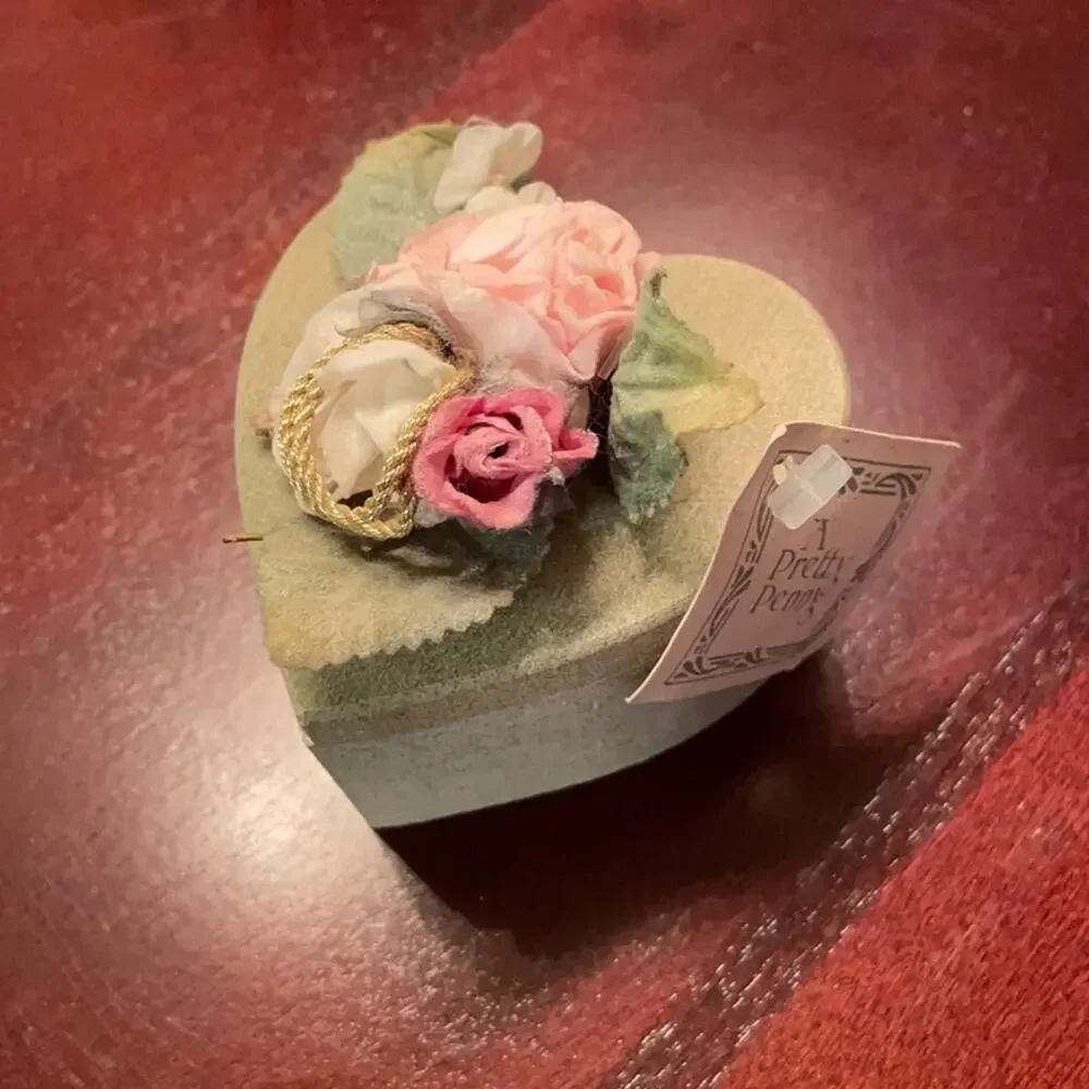 Heart shape trinket box vintage