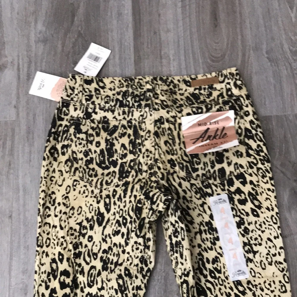 Royalty For Me zip legs tag