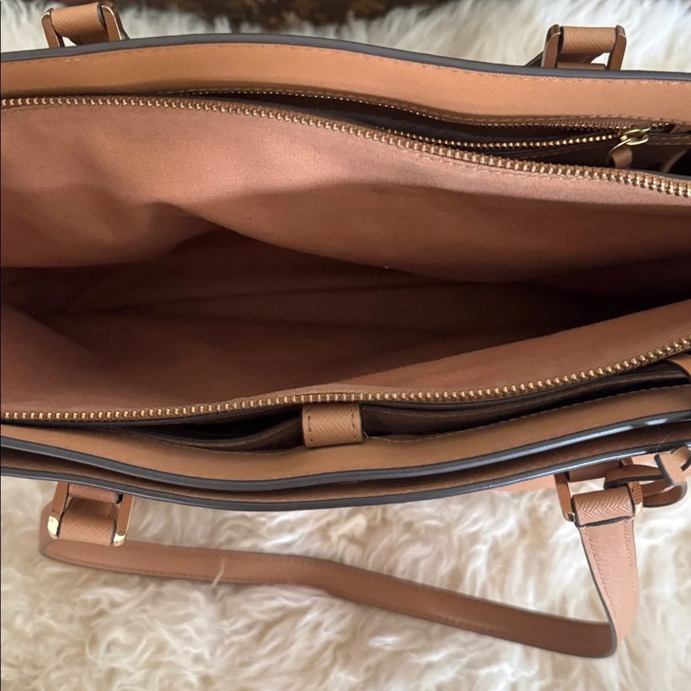 Tory Burch chic tory