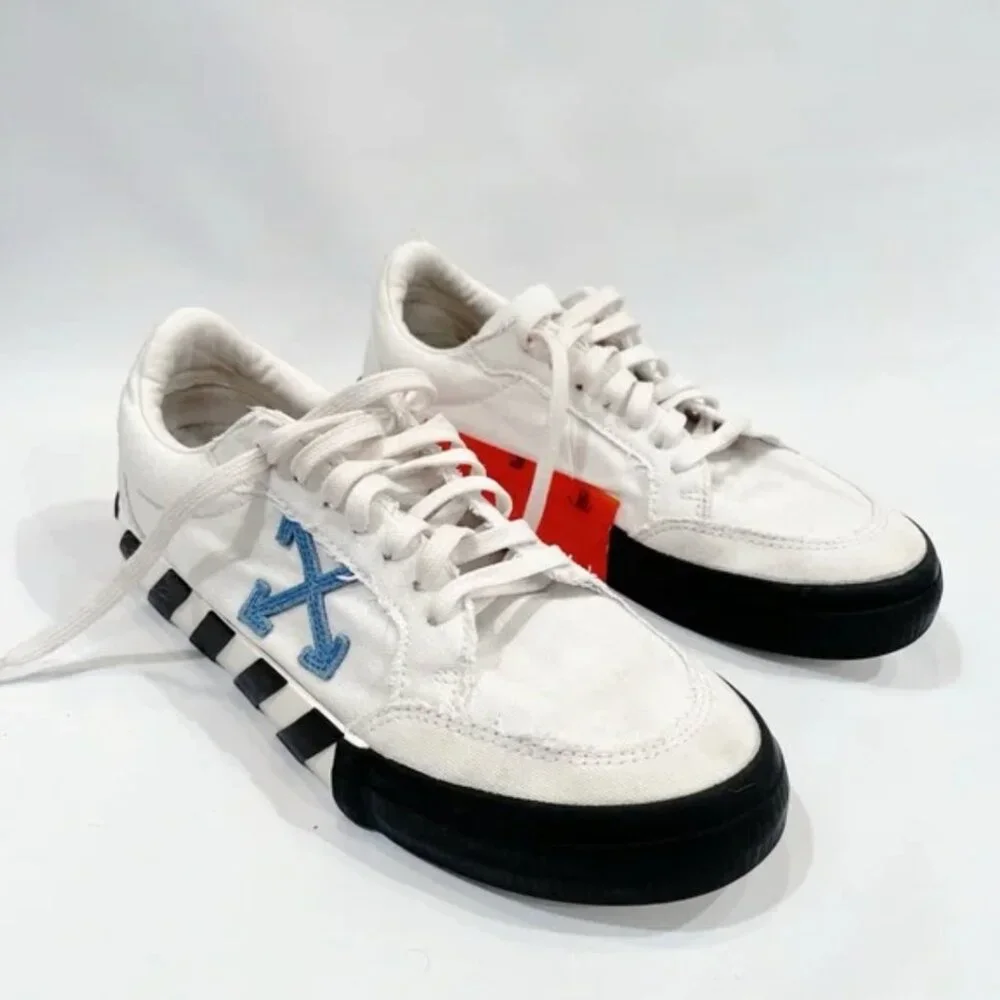OFF WHITE Vulcanized Low White Black Logo Sneakers 39/US 9