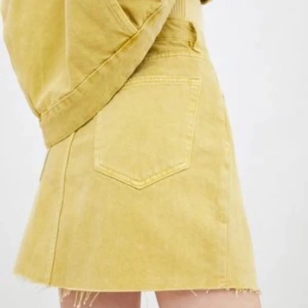 Zara yellow mustard