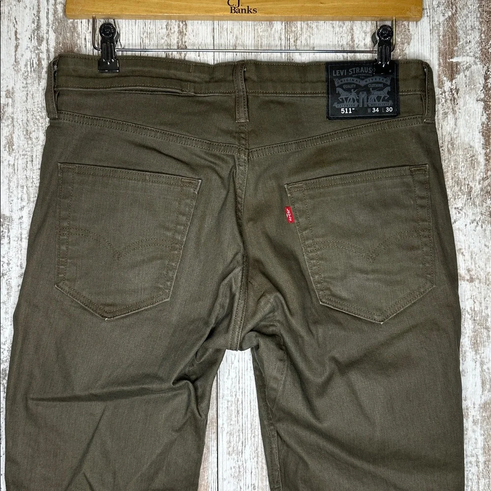 Levis preowned good