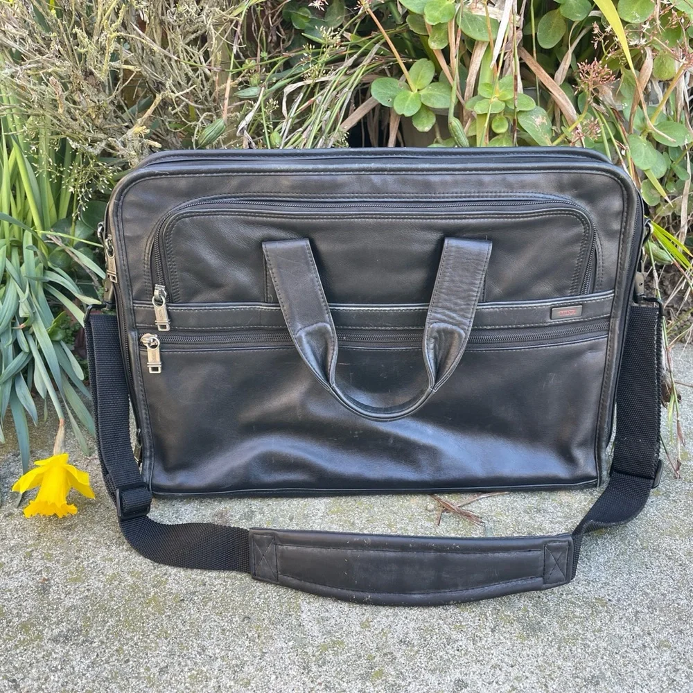 Tumi Black Napa Leather Zippered (5 Zip pockets) Laptop Bag Briefcase (96011D4)