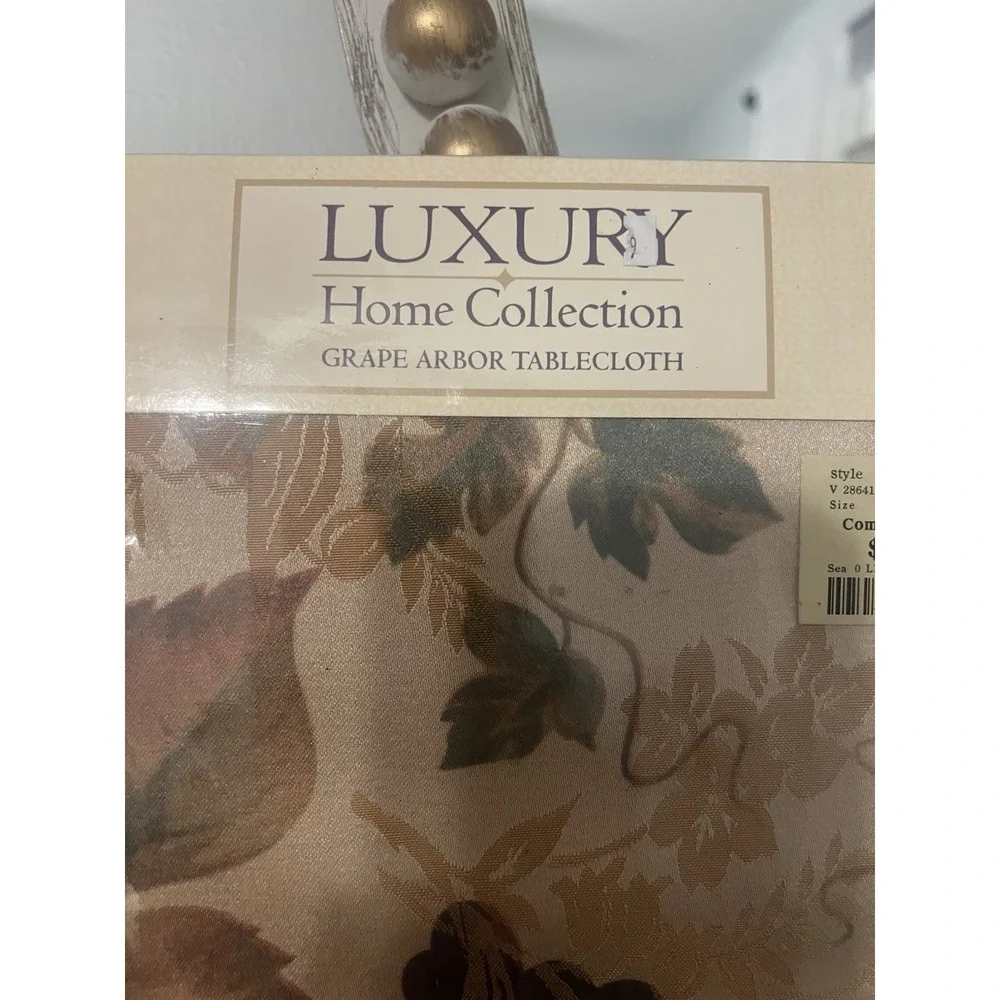 Luxury Home Collection Grape Arbor Tablecloth 60x84 Oblong Oval Fall