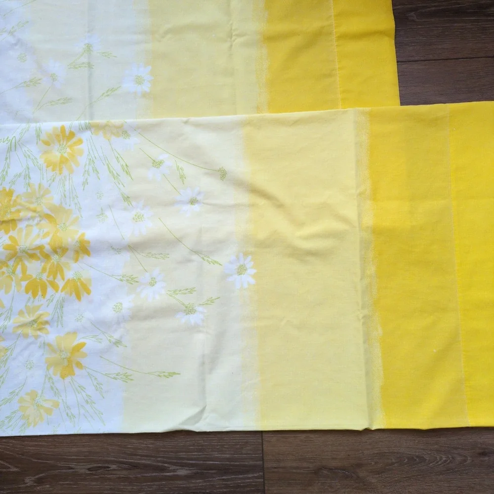 Vera Neumann Burlington Floral King Pillowcases Pair (2) Daisy Ombre Yellow 70's