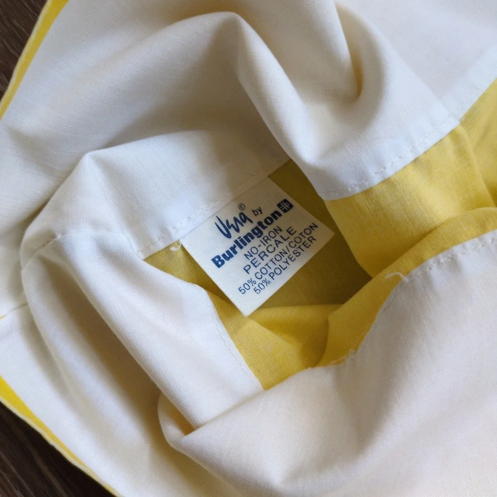 Vera Neumann Burlington Floral King Pillowcases Pair (2) Daisy Ombre Yellow 70's