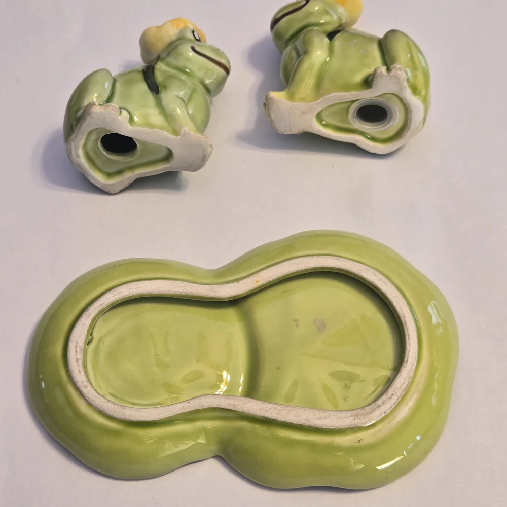 Vintage Frog Salt and Pepper Shakers.