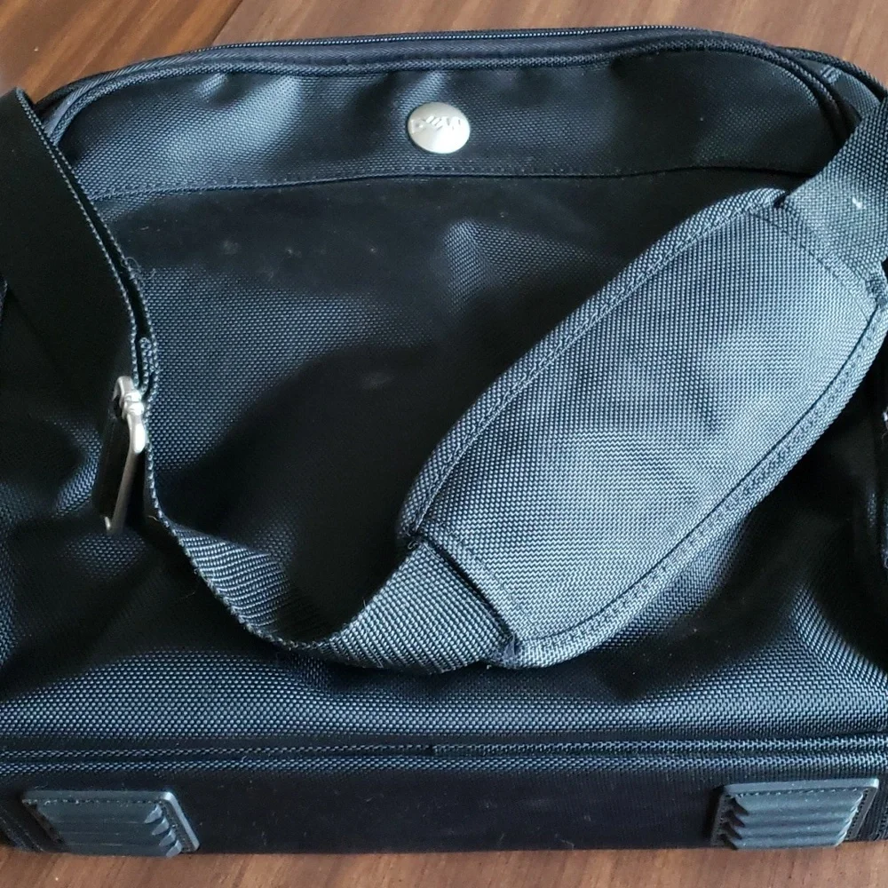 Dell padded handle