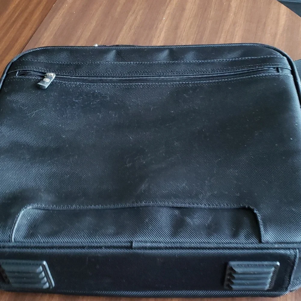 Dell padded handle