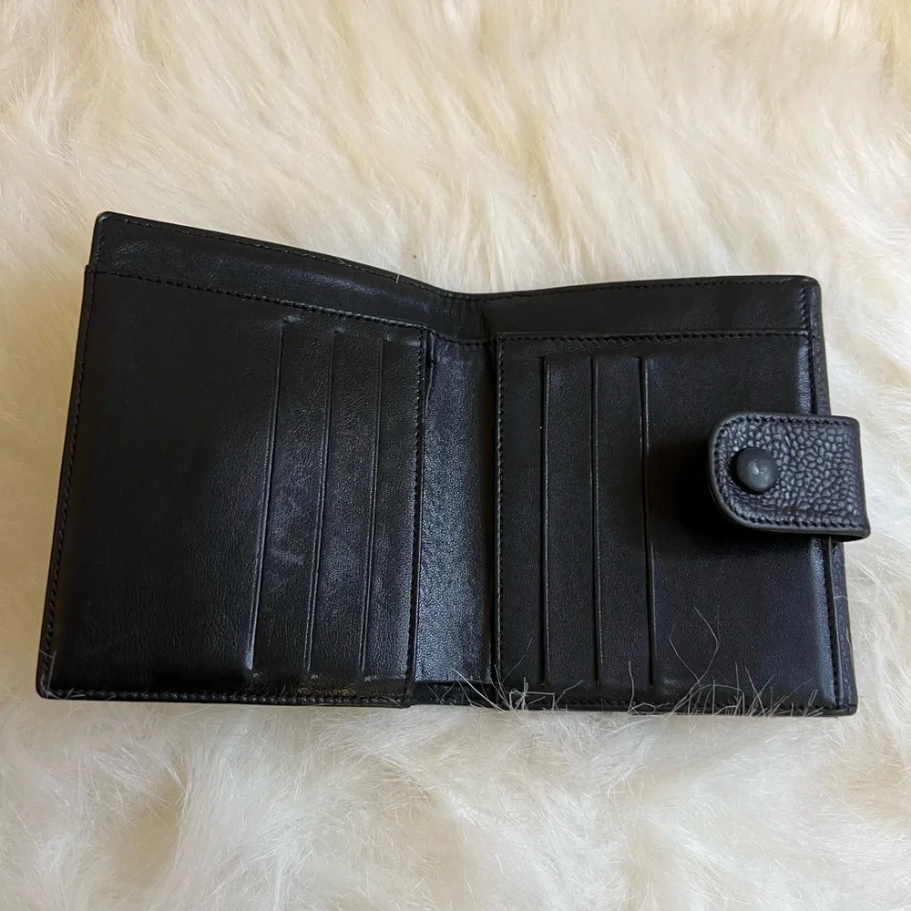 CHANEL details minor