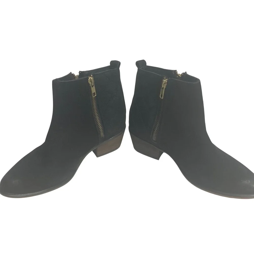 Steve Madden brand steve