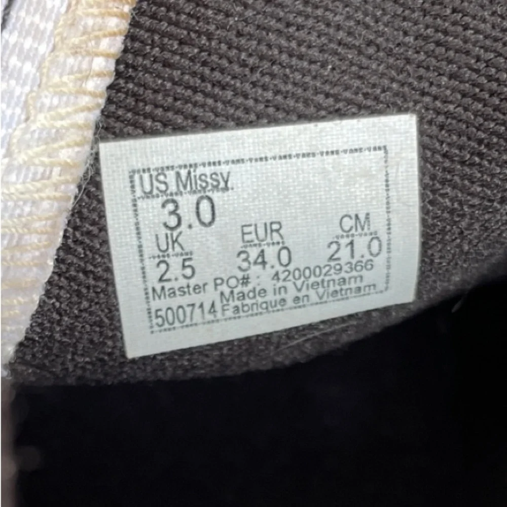 Vans stylish sneakers