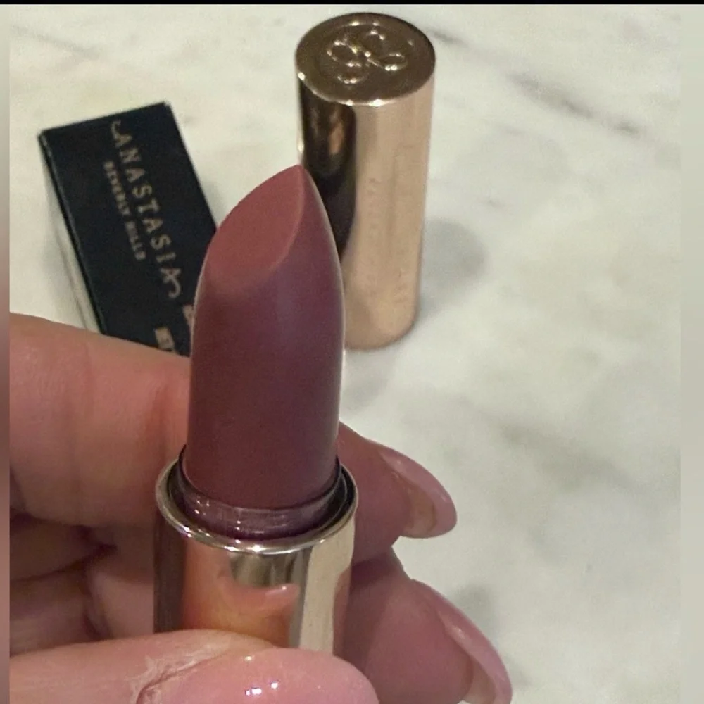 Anastasia new beverly