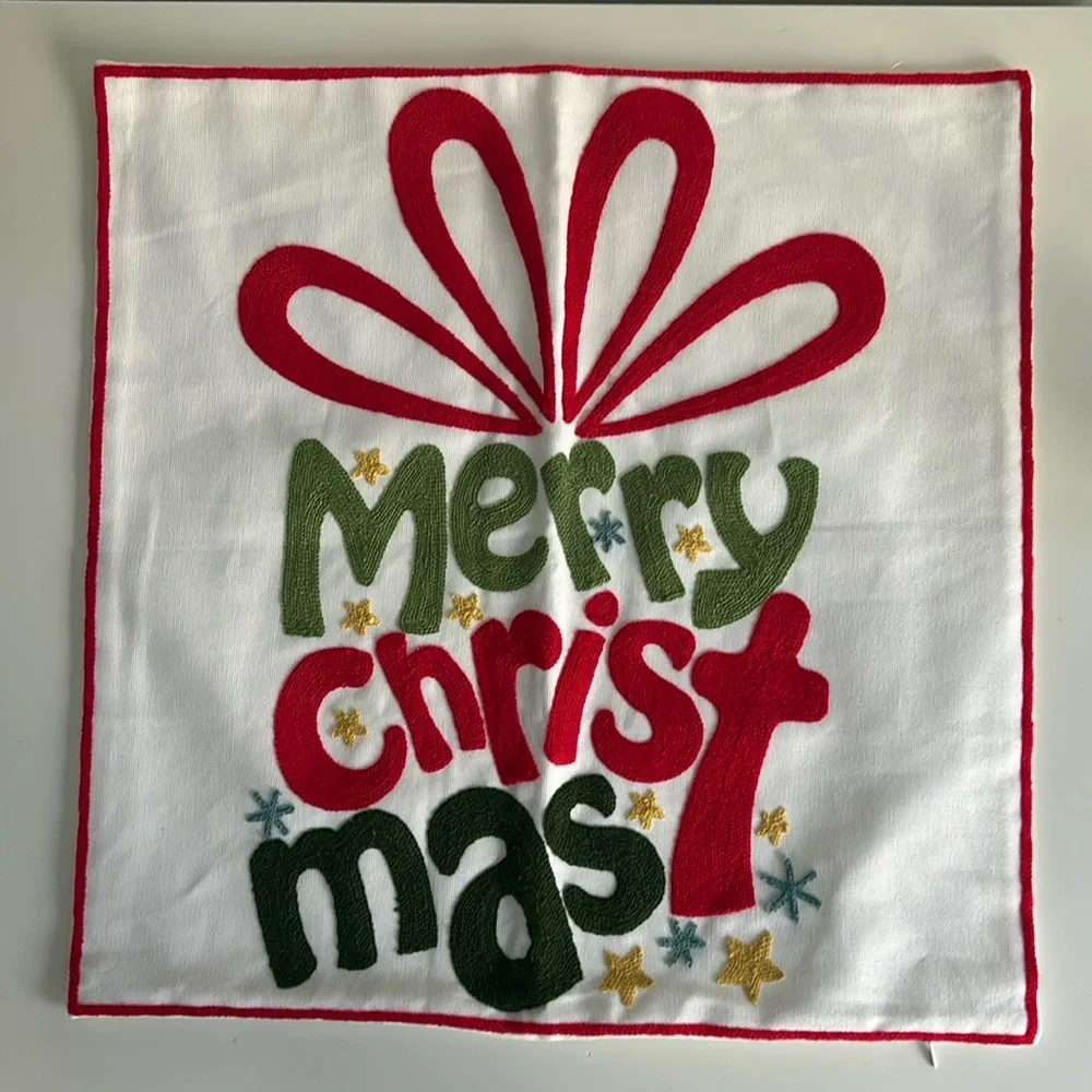 NEW Merry Christmas Embroidered Decorative Throw Pillow Covers Set of 2