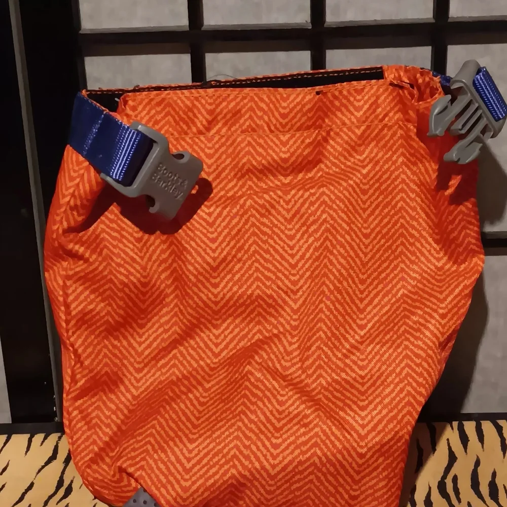 Boots & Barkley bight orange