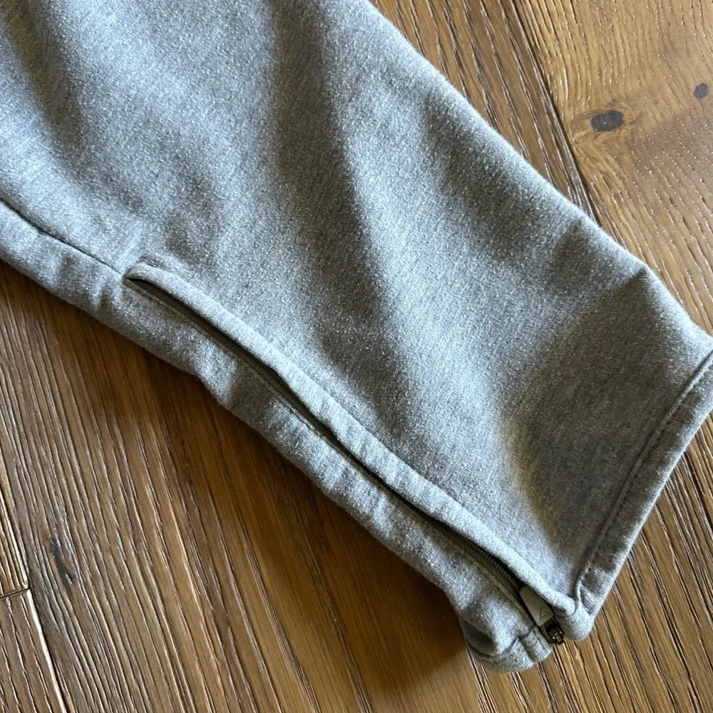 Gymshark Grey Tapered Jogger Sweatpants Men’s Size L