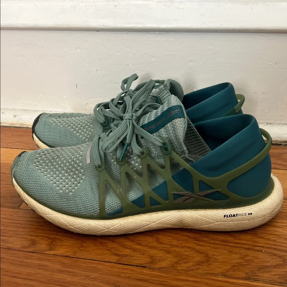 Reebok floatride sneakers