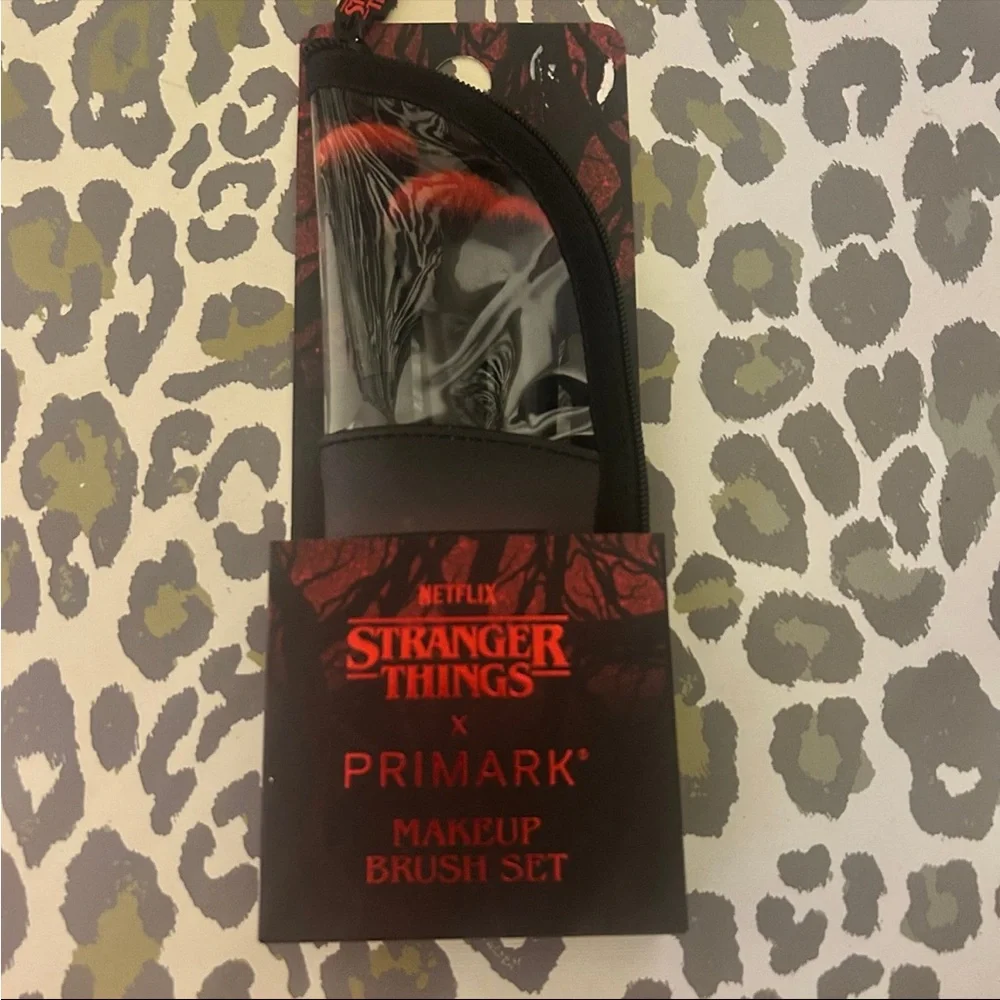 Stranger Things X Primark 3 Pc Make Up Brush Set Limited edition
