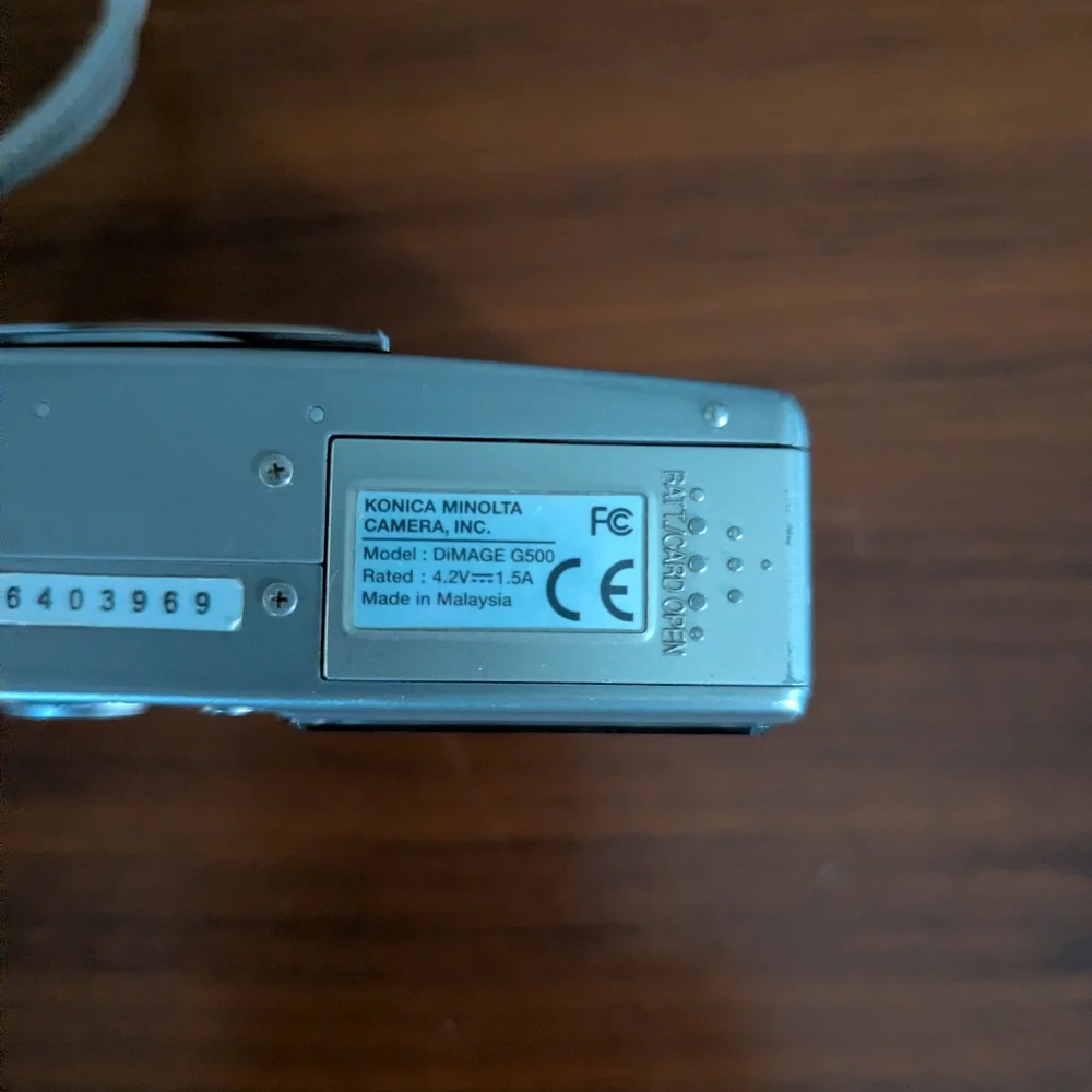 Minolta dimage g500