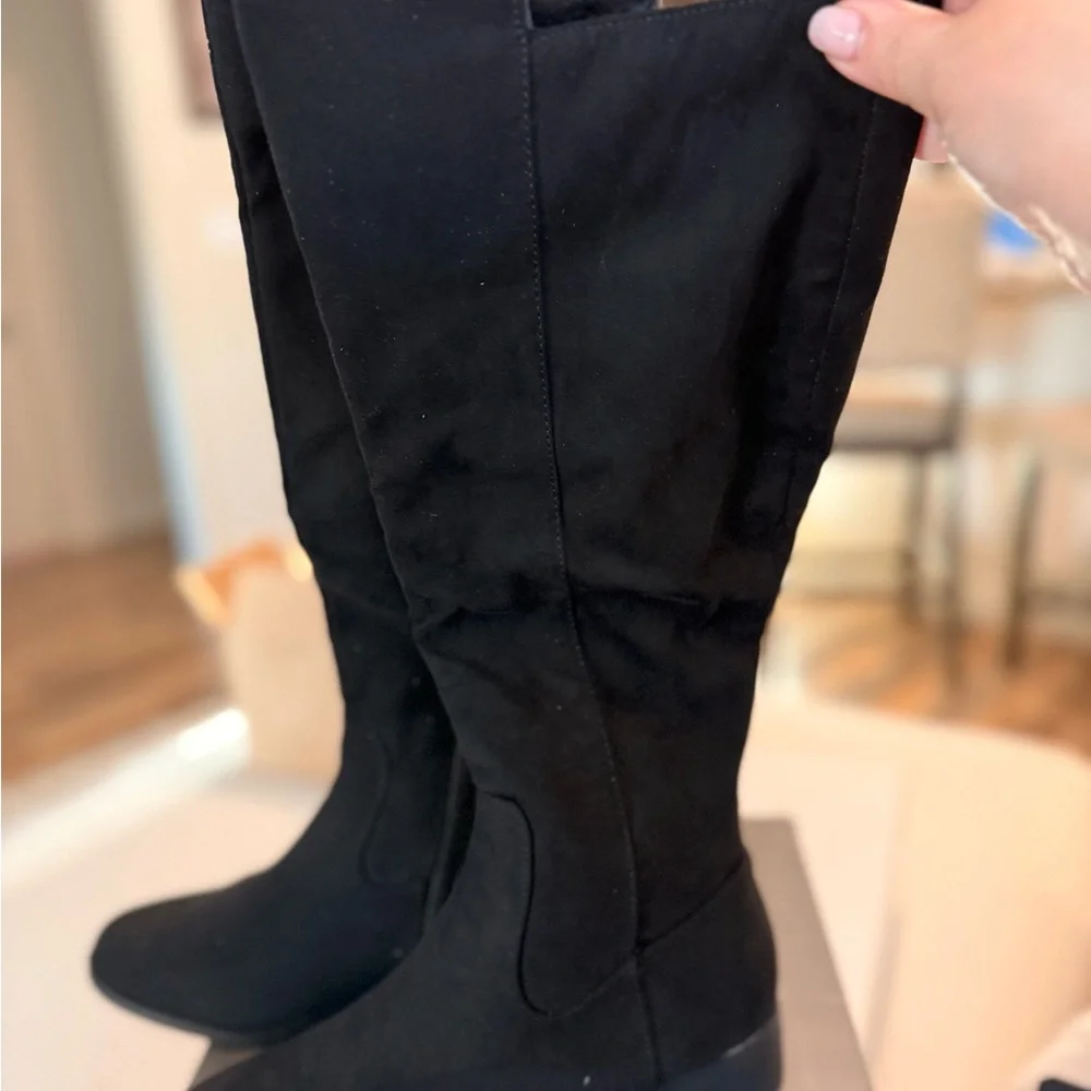 chic black