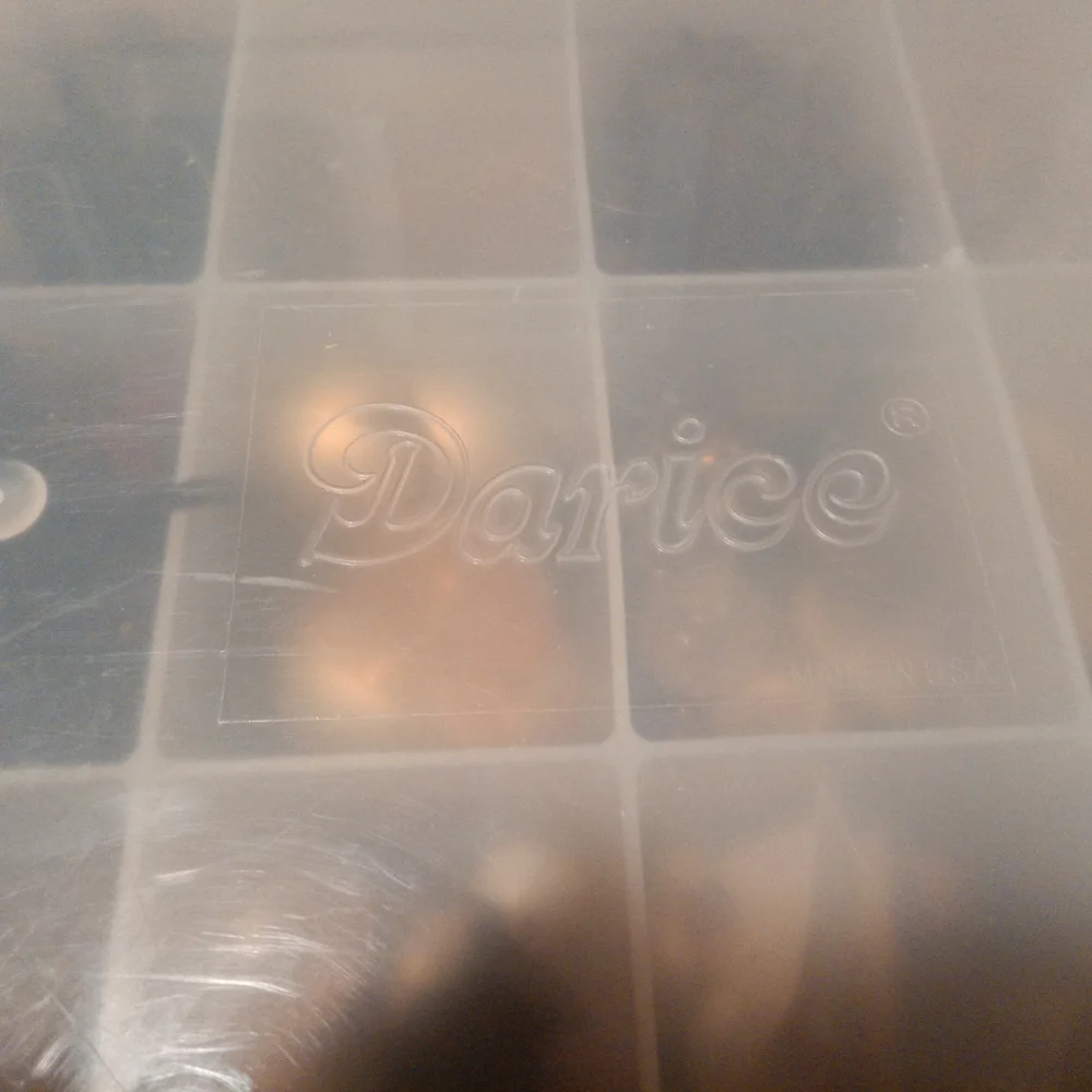 Darice clear plastic