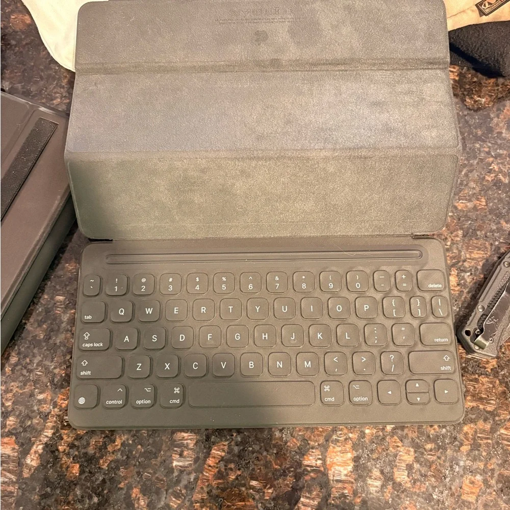 iPad keyboard and case