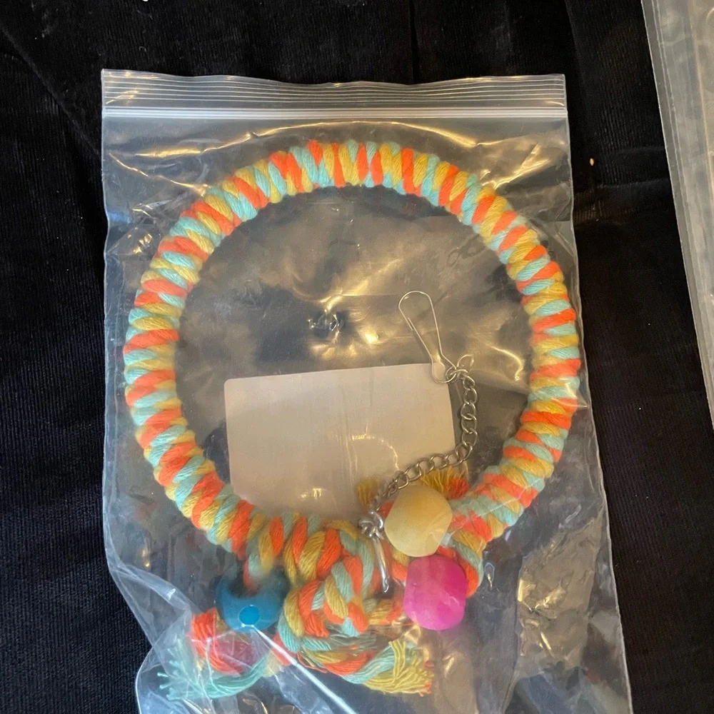 DVHEY nwt vibrant